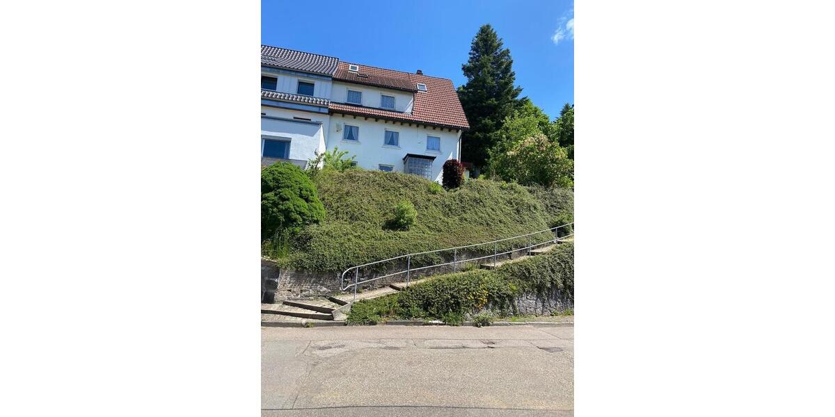 Doppelhaushälfte Furtwangen im Schwarzwald - 8 Zimmer, 150 m&sup2;, 298.000&euro; | Angebot:27053634