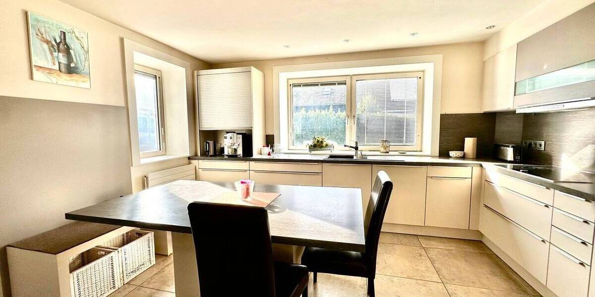 Einfamilienhaus Kenzingen - 7 Zimmer, 236 m&sup2;, 890.000&euro; | Angebot:23978594