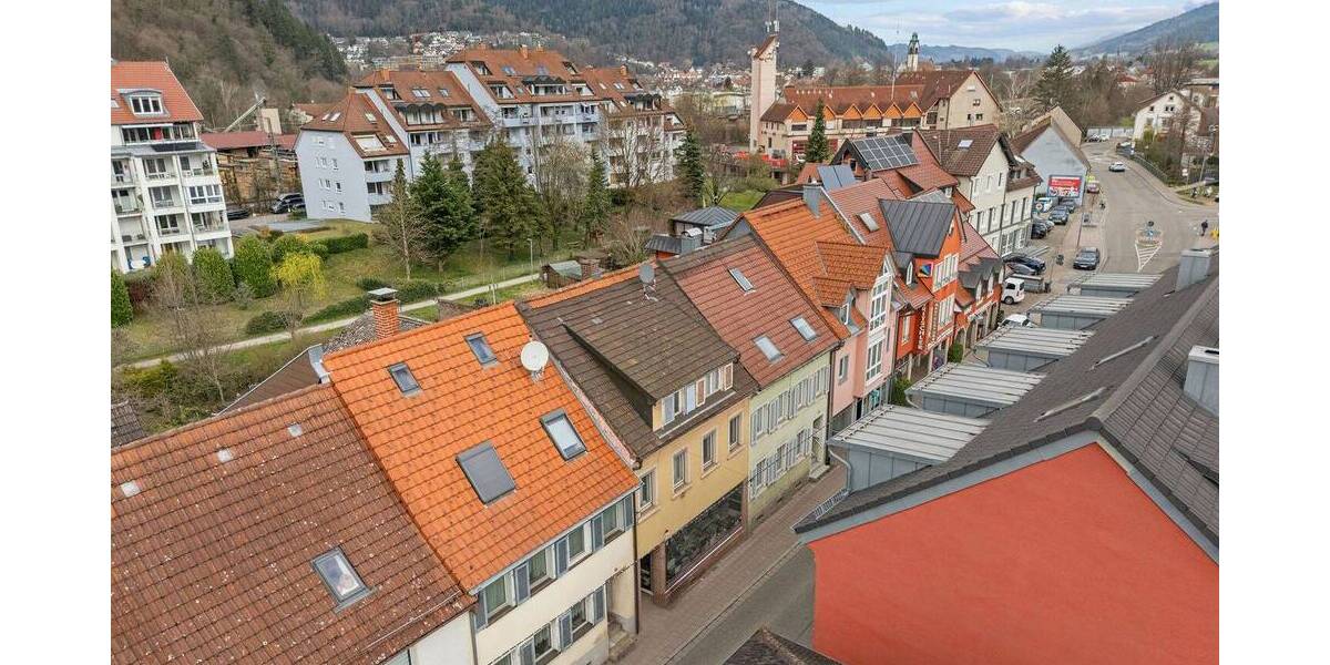 Mehrfamilienhaus, Wohnhaus Waldkirch - 7 Zimmer, 136 m&sup2;, 450.000&euro; | Angebot:25697051