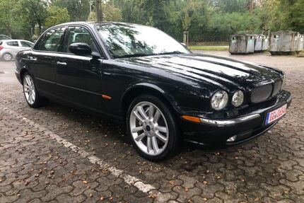Jaguar XJR