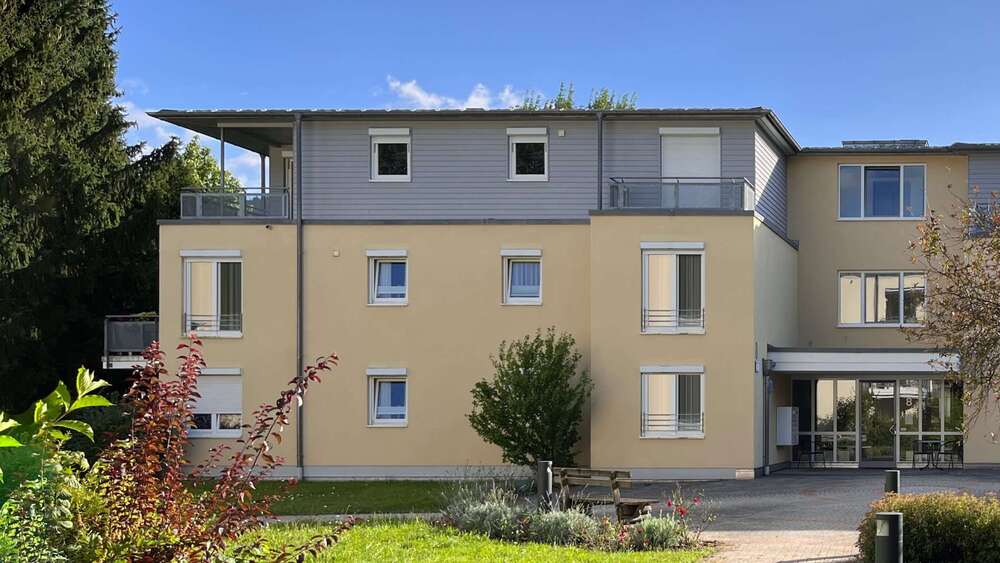 Etagenwohnung Freiburg i. Br. Ebnet - 2 Zimmer, 62 m&sup2;, 300.000&euro; | Angebot:25143625