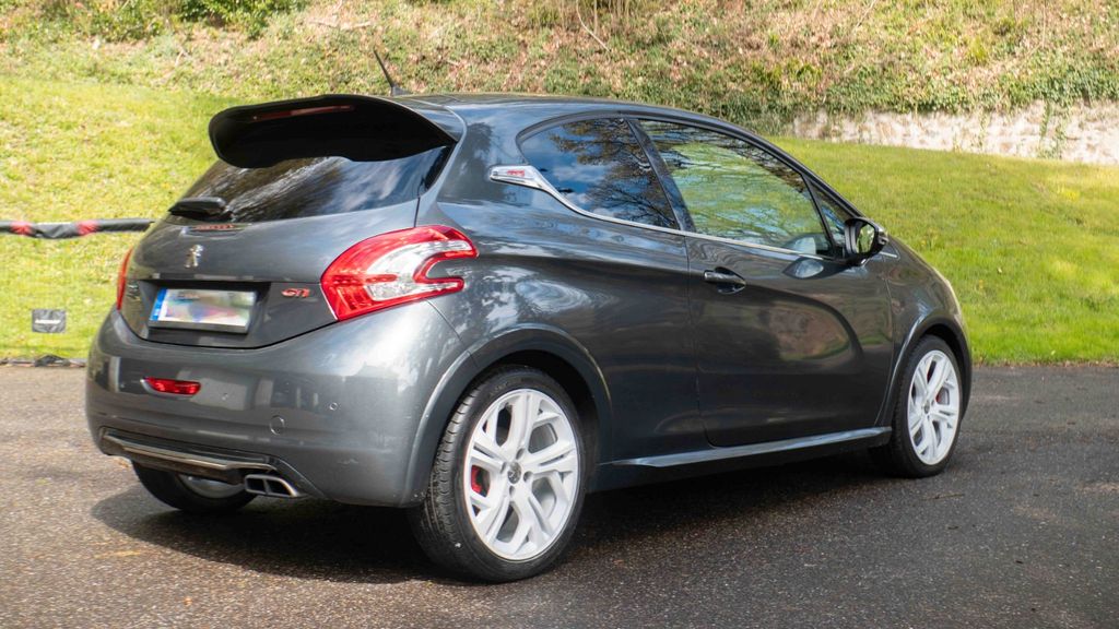 Peugeot 208 110.000 km 10.200 &euro; Waldkirch 79183