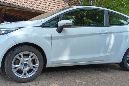 Ford Fiesta 114.106 km 4.900 &euro; Waldkirch 79183