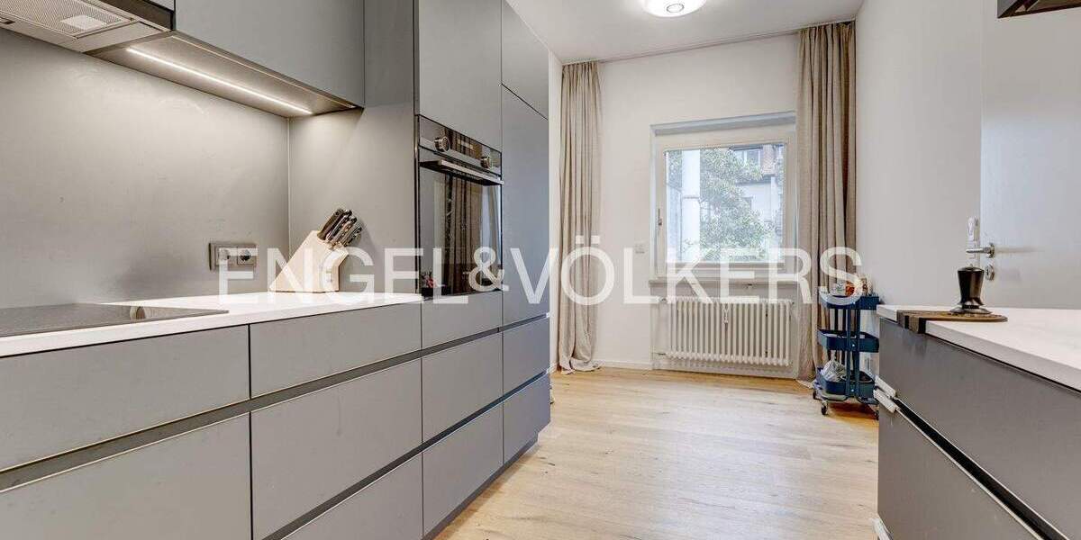 Etagenwohnung Freiburg Altstadt - 4 Zimmer, 132 m&sup2;, 750.000&euro; | Angebot:25999868