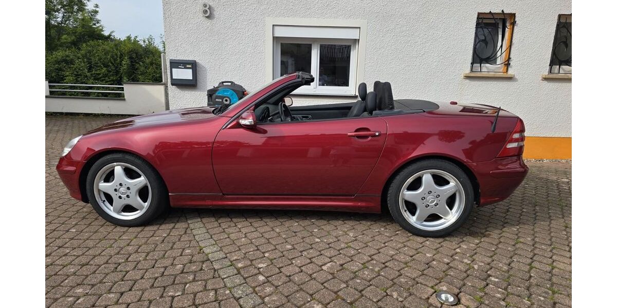 Mercedes-Benz SLK 200 68.000 km 9.280 &euro; Furtwangen 78120