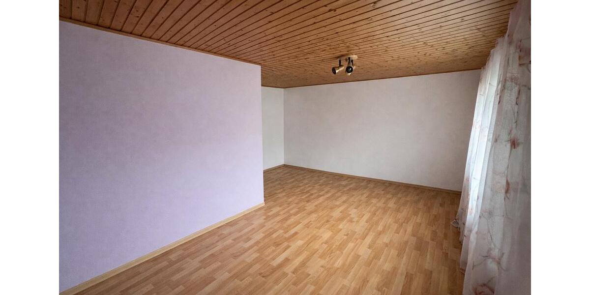 Bungalow Titisee-Neustadt Neustadt - 6 Zimmer, 175 m&sup2;, 420.000&euro; | Angebot:26239395
