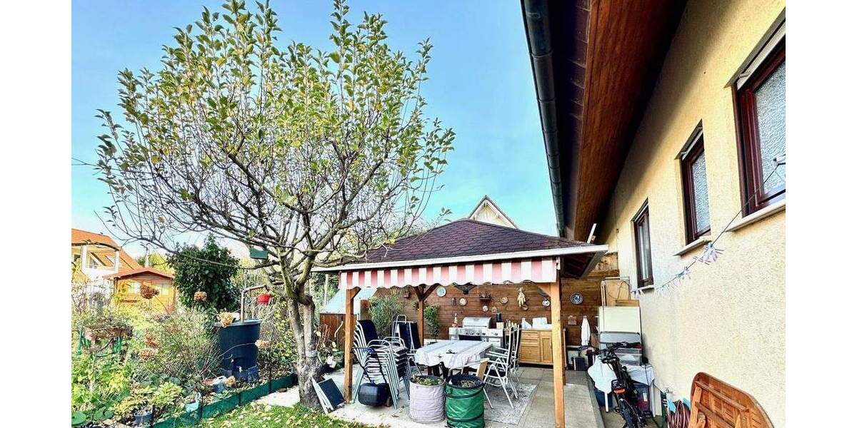 Doppelhaushälfte Ebringen - 8 Zimmer, 220 m&sup2;, 899.000&euro; | Angebot:25156148