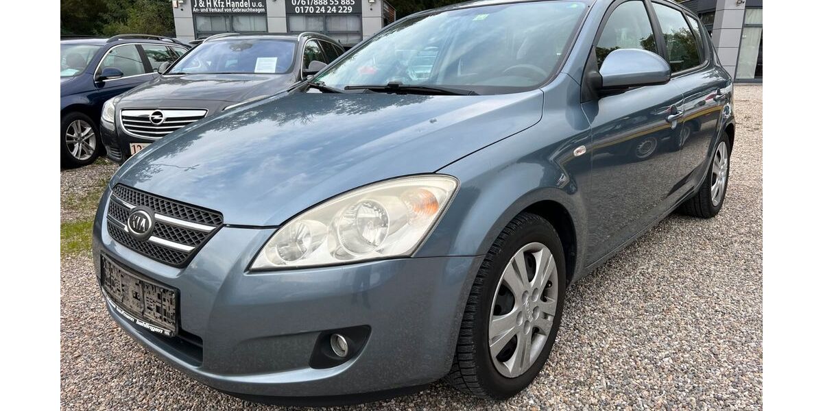 Kia ceed / Ceed 180.000 km 2.500 &euro; Freiburg 79108