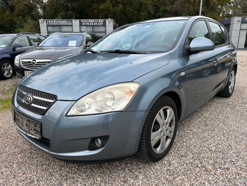 Kia ceed / Ceed 180.000 km 2.500 € Freiburg 79108