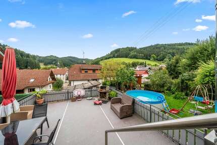 Haus Gutach - 8 Zimmer, 183 m&sup2;, 340.000&euro; | Angebot:27196754