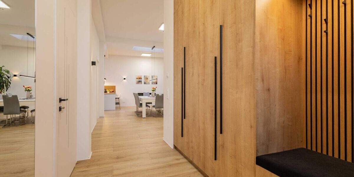 Einfamilienhaus Elzach - 8 Zimmer, 180 m&sup2;, 897.000&euro; | Angebot:24657304