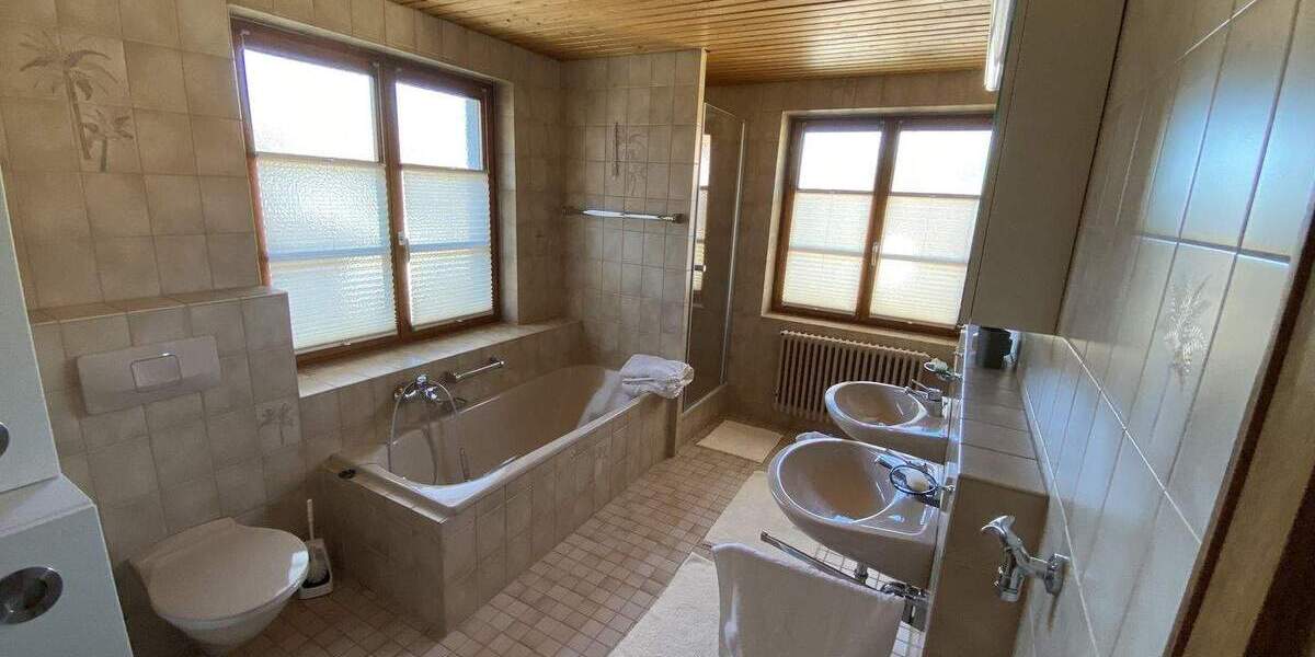 Etagenwohnung Badenweiler - 2 Zimmer, 70 m&sup2;, 245.000&euro; | Angebot:25669823