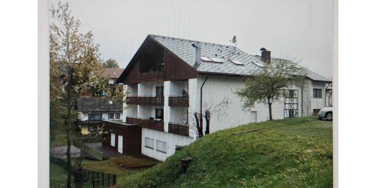Etagenwohnung Furtwangen im Schwarzwald - 13 Zimmer, 400 m&sup2;, 145.000&euro; | Angebot:27185799