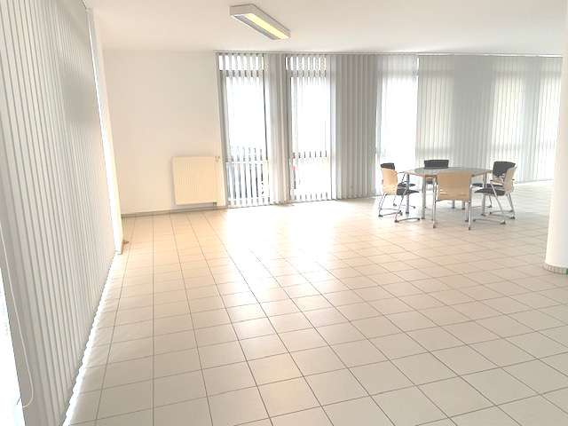 Einzelhandel in Freiamt 750 € 101.28 m² zimmer