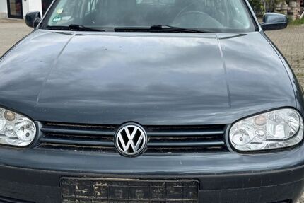 VW Golf 232.000 km 1.100 &euro; Freiburg 79108
