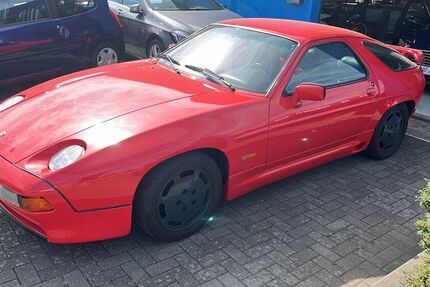 Porsche 928