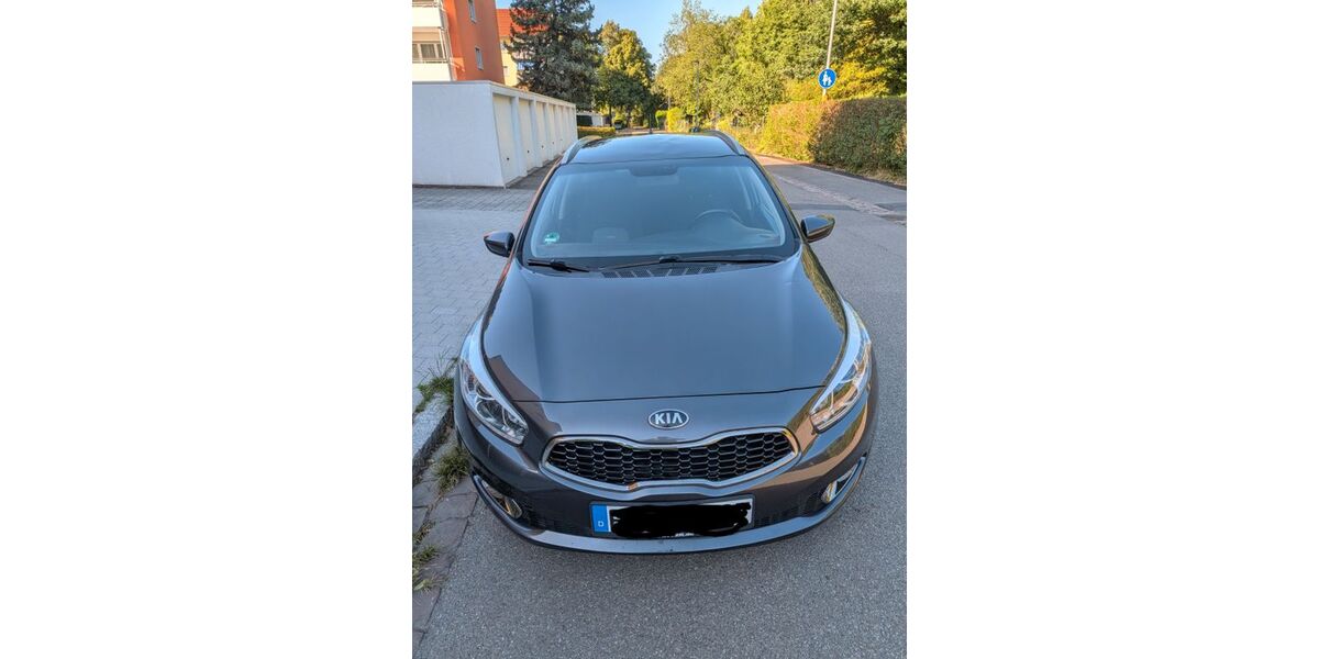 Kia ceed Sportswagon 120.000 km 7.240 &euro; Freiburg 79108