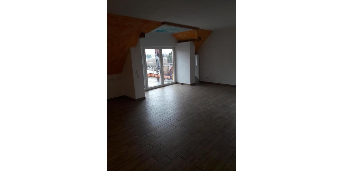 Etagenwohnung Breisach am Rhein - 3 Zimmer, 133 m&sup2;, 900&euro; | Angebot:25023281