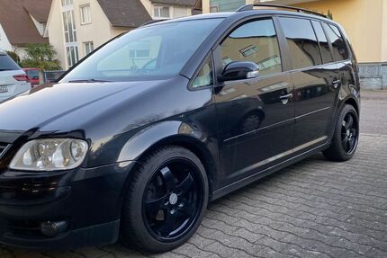 VW Touran 244.000 km 3.200 &euro; Freiburg 79110