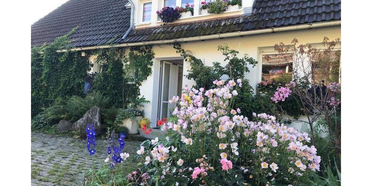 Einfamilienhaus Lenzkirch Saig - 9 Zimmer, 208 m&sup2;, 700.000&euro; | Angebot:25835773