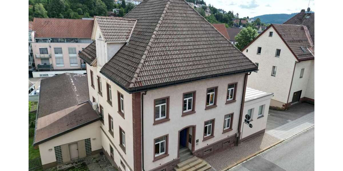 Einfamilienhaus Furtwangen - 10 Zimmer, 584 m&sup2;, 975.000&euro; | Angebot:27306266